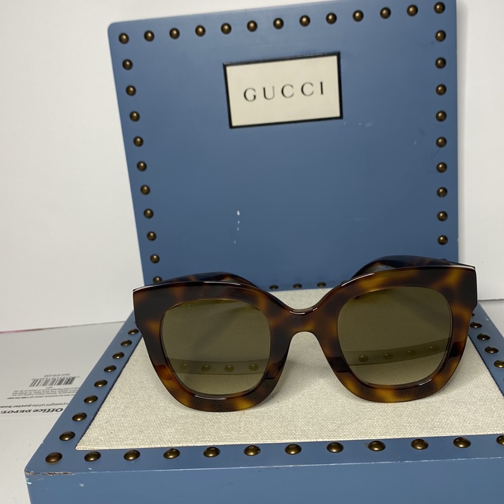GUCCI Havana Butterfly Ladies Sunglasses
GG0208S 002 49 - Picture 6 of 16